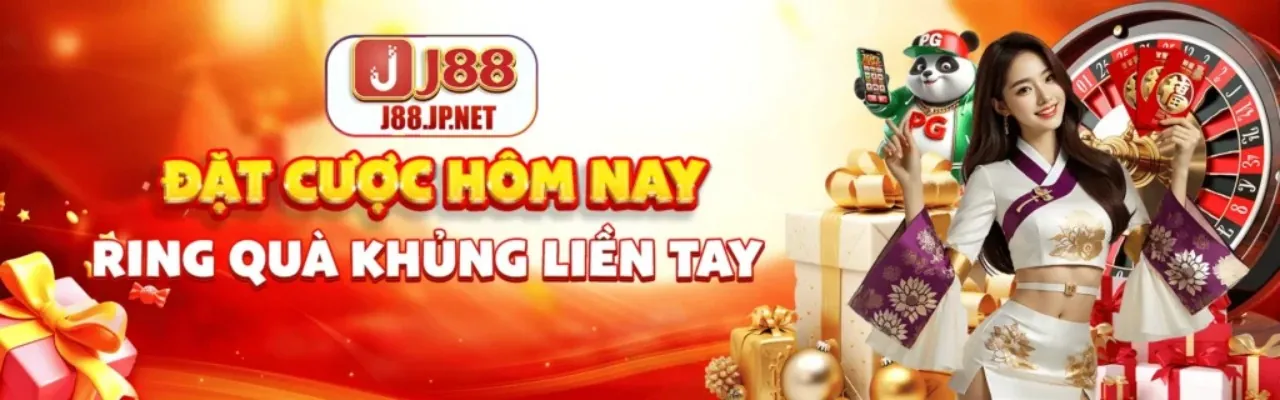 Bàn Roulette sang trọng với chip và người chơi tại mbb66 link vào